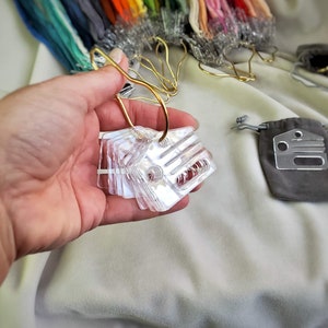 Acrylic Floss Drops for Cross Stitch: Organize Your Embroidery Threads with Bobbins