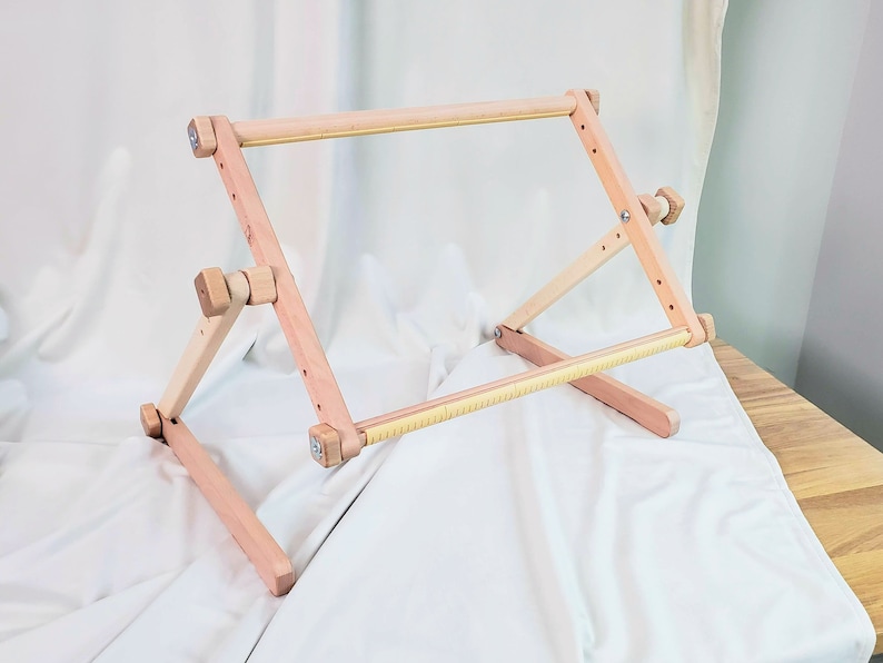 Adjustable Wood Scroll Frame 7.8