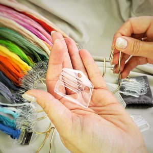 Acrylic Floss Drops – Set of 10 Clear Thread Organizers with Label Slot | Cross Stitch Bobbins with Ring & Pouch | 5mm Thick Acrylic