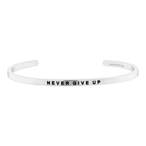 Never Give Up Armband, Inspirational Manschette, 3 mm Buchstaben Armband, Mantra Armband, Stärke Armband, Für Freunde, Mindfulness Geschenk