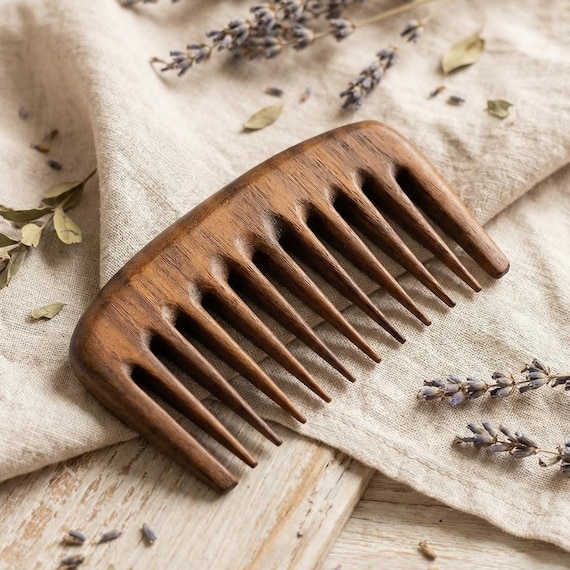 Handmade Walnut Wood Comb: Jojoba Oil Finish, Healthy Hair