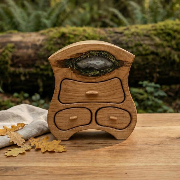 Oak Jewelry Box with Agate Inlay and Preserved Moss | Nature Inspired Wooden Storage