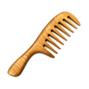 Breiter Zahn lockiger Haarkirschholzkamm - Holzkamm- Handgemachter Kamm- Gesundes Haar- Nahtloser Holzkamm- Naturholz- Für Sie