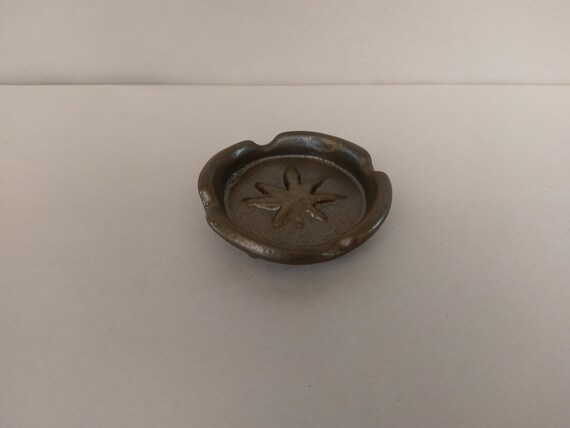 ASHTRAY - Saturation Gold - Cannabis Leaf - Hand Made Ceramic #93