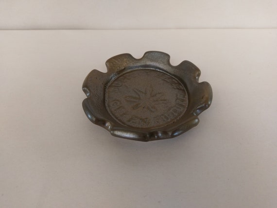 ASHTRAY - Saturation Gold - Cannabis Leaf - Hand Made Ceramic #82