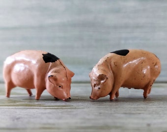 4 Pigs and Trough Vintage Metal Miniature Barnyard Animals Pigs Vintage Lead Miniatures