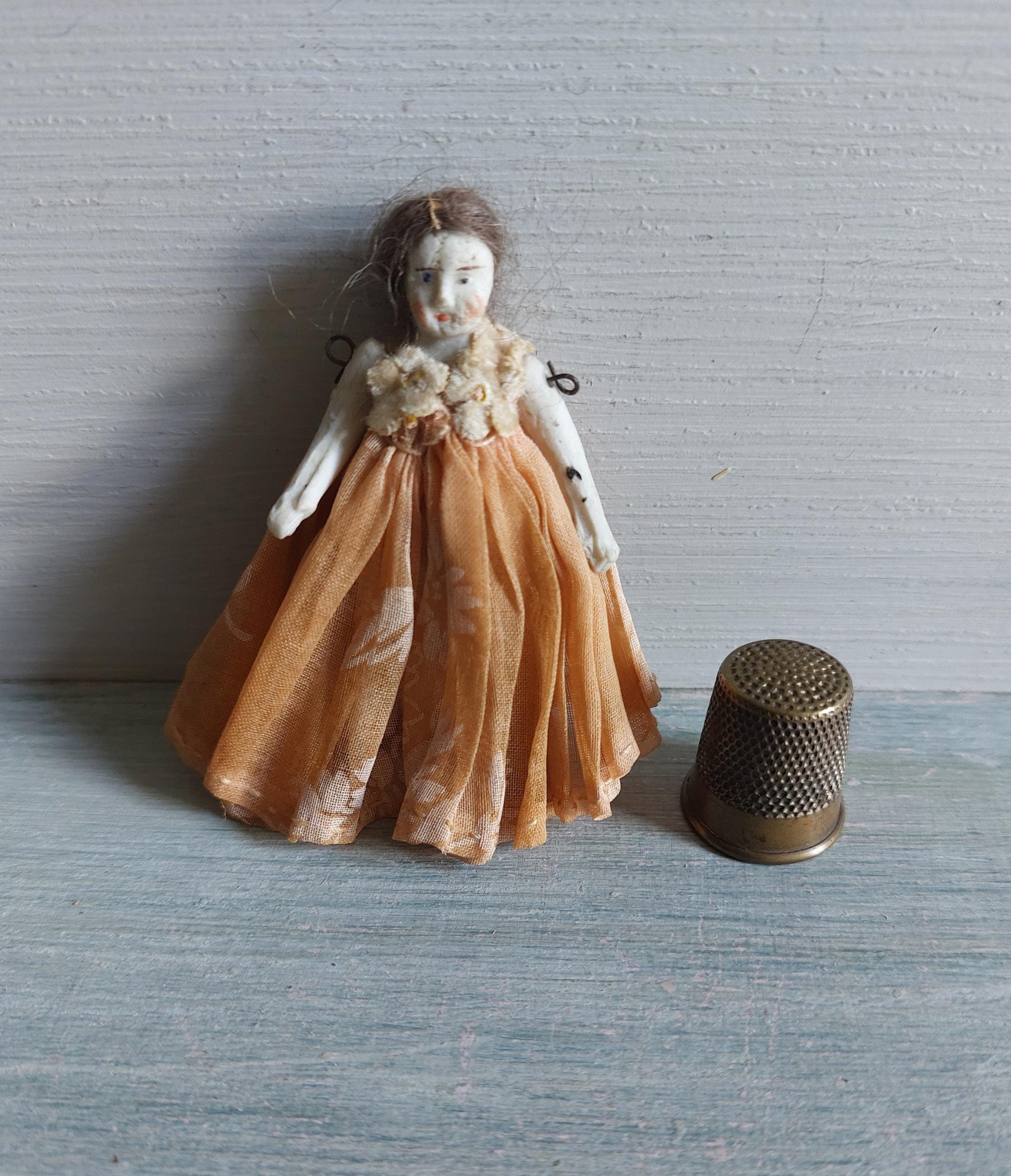 ヴィンテージ ドールハウス セット（人形付き）旧東ドイツ製 レトロおもちゃ ヴィンテージ ドールハウス セット（人形付き）旧東ドイツ製