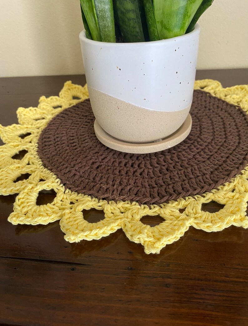 Crochet Sunflower Placemat, Sunflower Table Decor, Sunflower Table Mats
