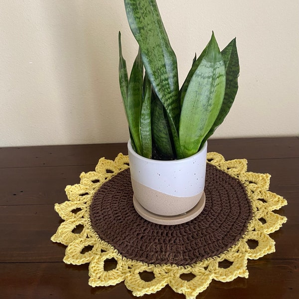 Crochet Sunflower Placemat, Sunflower Table decor, Sunflower Table Mats, Sunflower Doily Set, Crochet Tablemats, Flower Place Settings Round