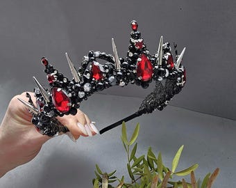 Black and red tiara Gothic black wedding crown Red and black wedding crown Gothic wedding headpiece Vampire crown Witchs crown