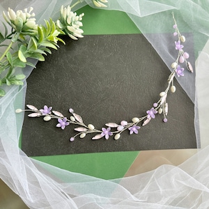 Lilac bridal hair vine. Violet Flower wedding hair vine. Pearl hair piece. Lavender Wedding hair jewelry. Prom hair vine