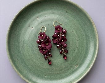 Deep burgundy Floral Earrings, Garnet Flower Earrings, Burgundy studs Earrings, Maroon crystal earrings for wedding,Mauve floral Earrings