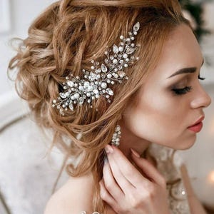 Pearl piece babys breath. bridal headpiece. Pearl bridal hair combs and hair pins set. Silver wedding hair comb. Pearl hair accessories