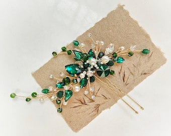 Emerald green hair pin with pearl Emerald hair piece Emerald jewelry Green hair comb Bridesmaid hair pin Emerald headpiece Bridal hair comb