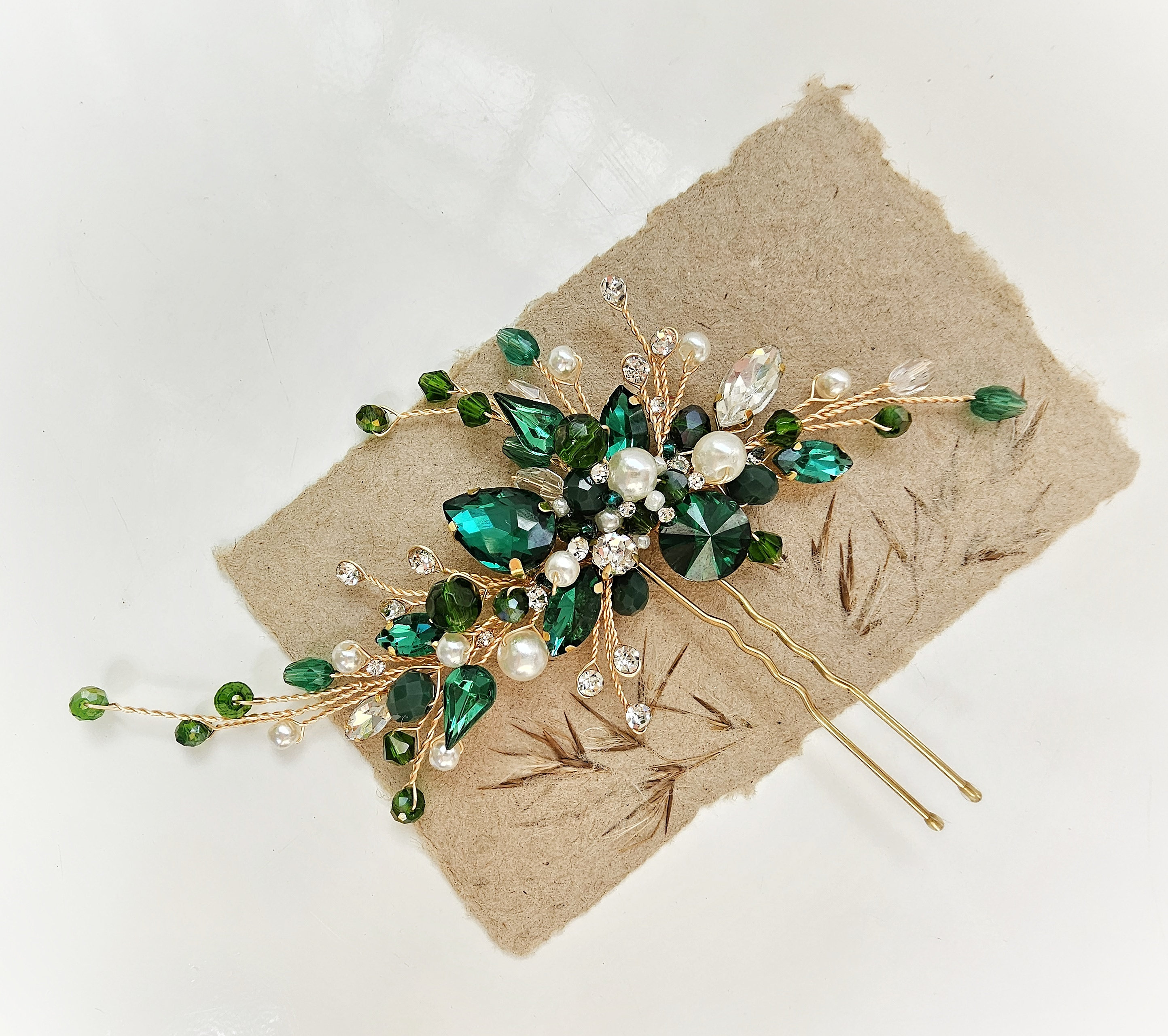 Emerald green hair pin with pearl Emerald hair piece Emerald jewelry Green hair comb Bridesmaid hair pin Emerald headpiece Bridal hair comb