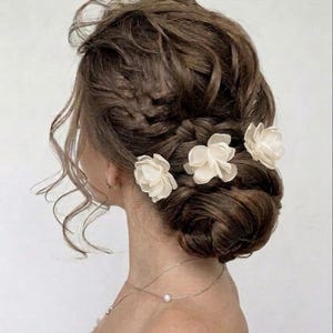Light ivory bridal hair pins, Silk Floral hair pins, Wedding flower hair pins, bride flower hair clip ivory, silk chiffon flower hair pins