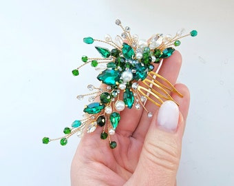 Emerald green hair comb with pearl Emerald hair piece Emerald headpiece Emerald jewelry Green hair comb Bridesmaid hair pin Bridal hair comb