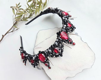 Black and red tiara Spike black crown Bridal crown Evil queen crown Black crystal crown Gothic tiara Black wedding tiara Gothic headpiece