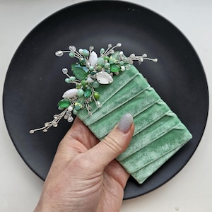 Fiore all&#39;occhiello verde salvia, risvolto dello sposo, sposo, fiore all&#39;occhiello verde, fiore all&#39;occhiello dello sposo, fiore all&#39;occhiello verde smeraldo, fiore all&#39;occhiello da sposa