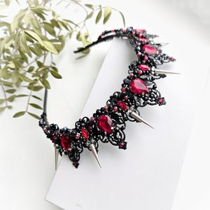 Red Black Crystal Crown, Black wedding crown, Gothic wedding crown, Spike crown Black tiara with metal spikes, The Queen&#39;s crown