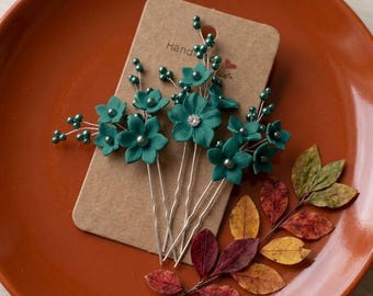 Emerald flowers hair pin, Green hair piece, Green flower headpiece, Emerald floral hair jewelry, Green floral hair clip, Bridal hair comb