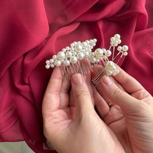 Pearl bridal hair comb and pins set, wedding hair accessories, white hairpiece for bride, Pearl hair set for wedding, Hairpins for bride