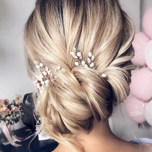 Set of 3 pearls bridal hair pins. Wedding Hair Pins. Pearl Hair Pins. Bridal Hairpins. Hair Pins for Wedding