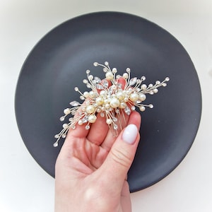 Pearl piece babys breath. bridal headpiece. Pearl bridal hair combs and hair pins set. Silver wedding hair comb. Pearl hair accessories