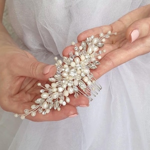 Pearl piece babys breath. bridal headpiece. Pearl bridal hair combs and hair pins set. Silver wedding hair comb. Pearl hair accessories