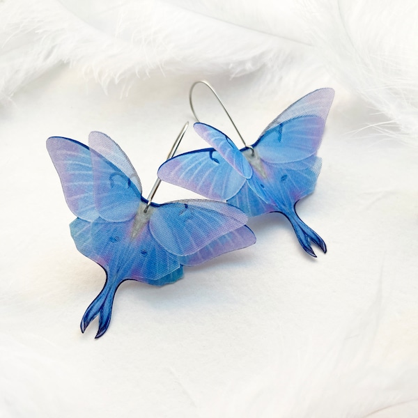 Boucles d'oreilles lune papillon luna avec ailes 3D faites à la main en soie avec couleur orchidée bleue unique parfait cadeau de Noël pour tout amateur de papillons