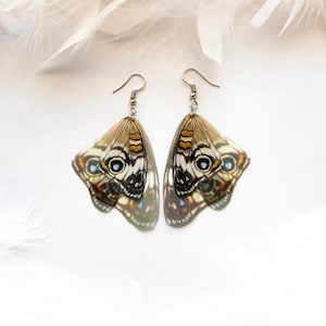 Pendientes de hada de seda, regalo de Navidad perfecto para un amante de la naturaleza, pendientes de insectos, pendientes de mariposa, pendientes de polilla de bruja, pendientes extravagantes y divertidos