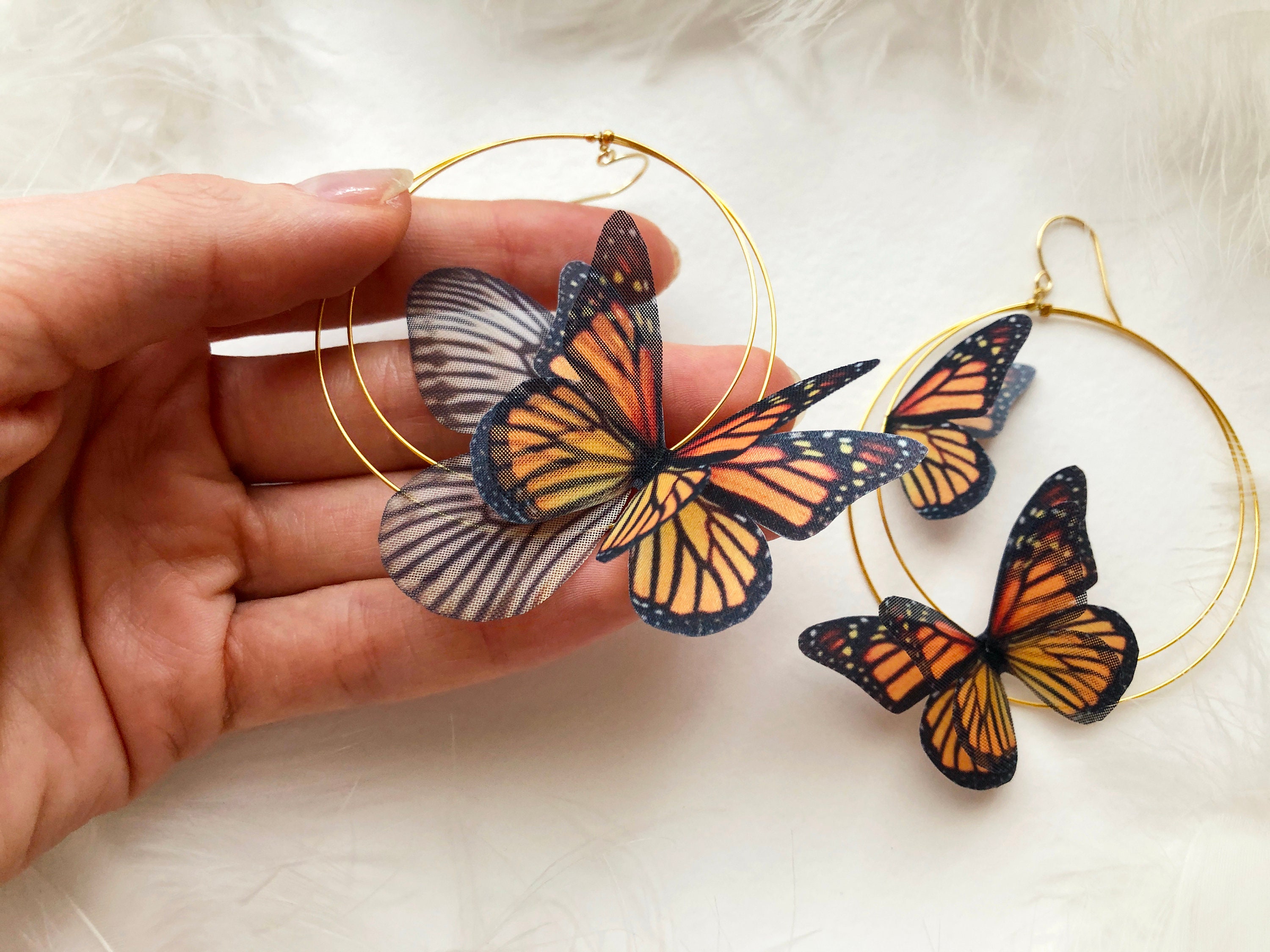 Orecchini Pendenti Bohémien A Forma Di Farfalla – Resina Ipoallergenica Con Perline – Fatto A Mano – Regalo Per Donne E Ragazze