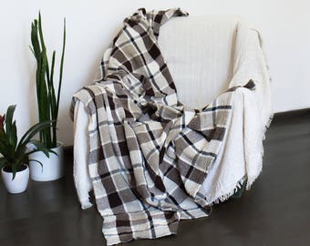Warm Checkered Linen Bed Cover / Blanket