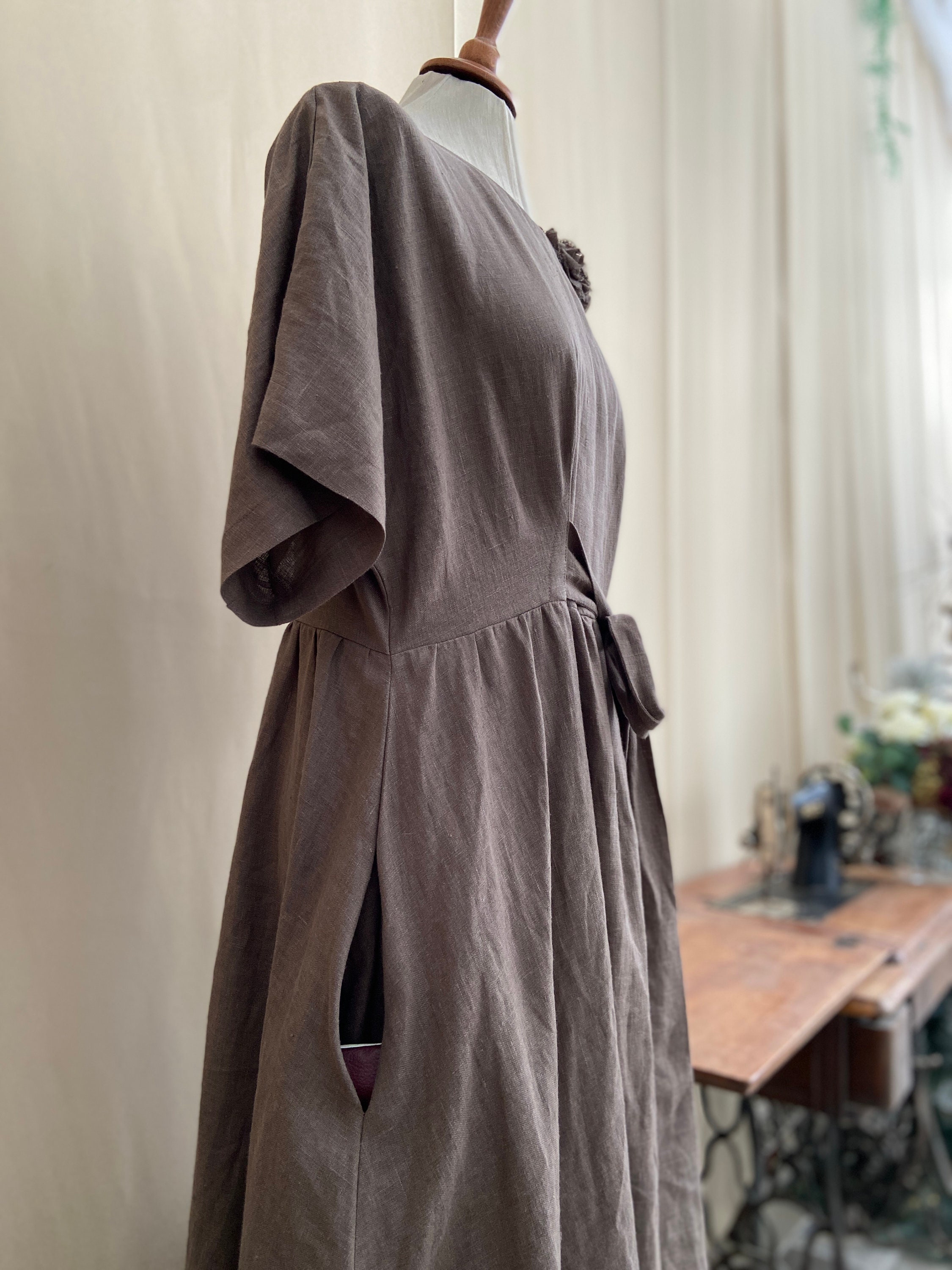 Linen Midi Dress with Pockets and Belt.