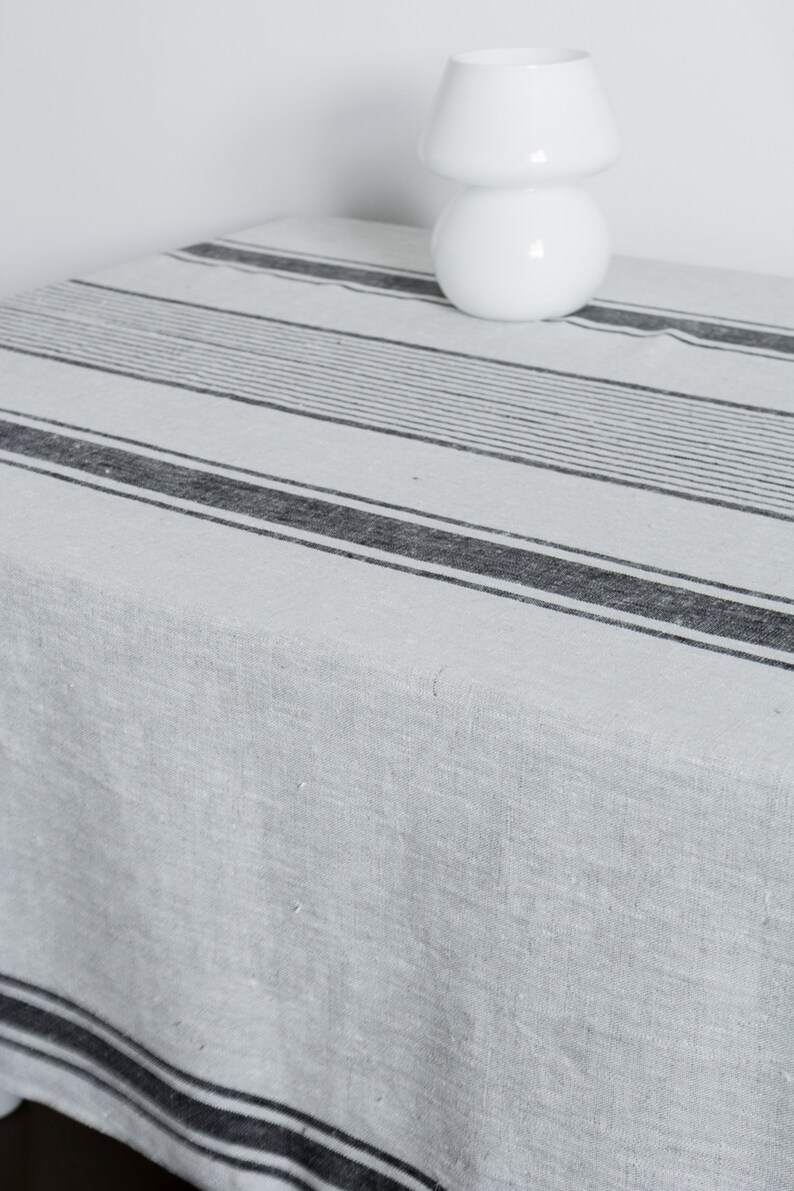 Lyon Crest Tablecloth - Black Style main image 1
