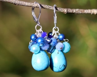 Blue cluster drop earrings, Blue dangle boho earrings, Earrings with blue drops,Light to dark blue ombre waterfall earrings,Blue chandeliers