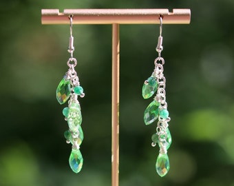 Green gemstone cluster earrings, Long green Aventurine boho earrings, Glass briolette drop earrings, Fresh green waterfall chandeliers