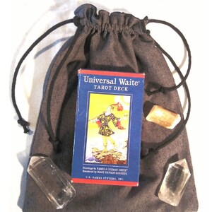 Bolsa de tarot viejo gris y negro