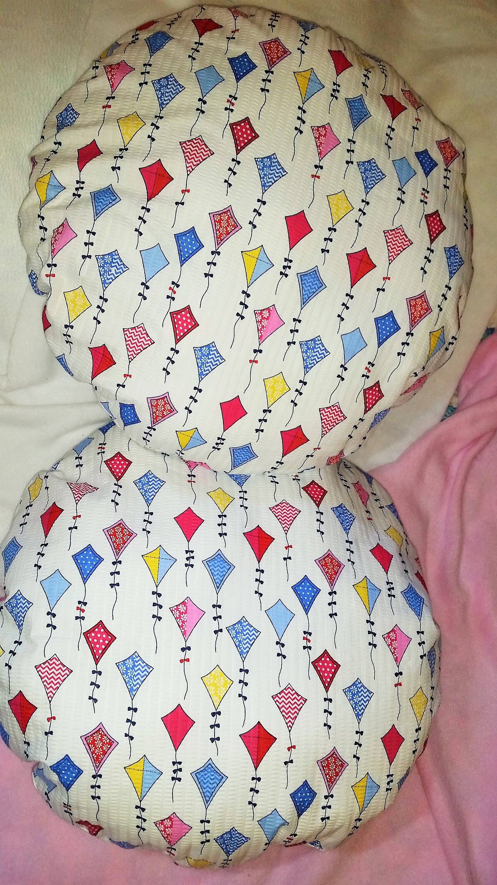 2 Round Kite Bed Pillows