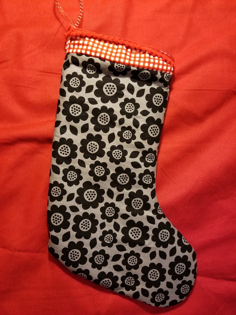 Xmas stocking black flowers red pocket