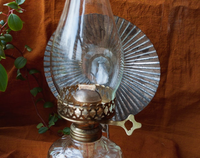 Vintage Oil Lamp Oil Lamp With Reflector Antique Lamp Glass Etsy Canada