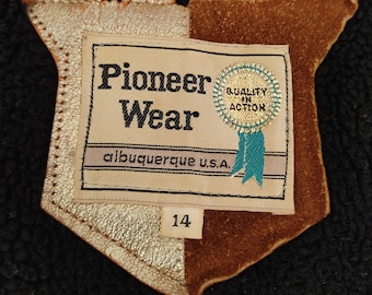 Pioneer Wear Albuquerque vintage ladies woolen western coat