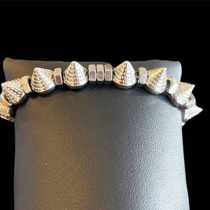 Spiked Armband, Unisex Armband, Hardware Armband, Industrial Armband, Stretch Armbänder, Goth Armbänder, Punk Armbänder, Gepunktete Spikes