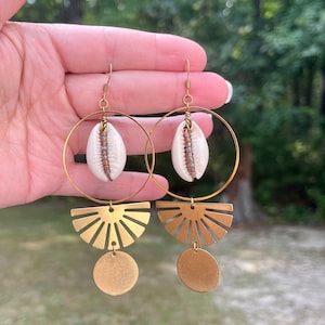 Brass Cowrie Shell Earrings, Festival Shell Earrings, Wire Wrapped Earrings, Beaded Brass Earrings, Statement Earrings, Dangle Earrings