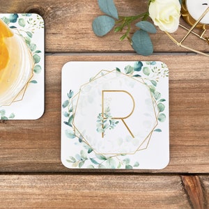 Posavasos personalizados, posavasos con monograma de eucalipto, regalo de propuesta de dama de honor, posavasos de boda, regalo de aniversario, regalo de Navidad, regalo familiar