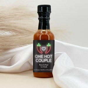Hot Sauce Wedding Favors, Hot Sauce Gift, Mini Hot Sauce, Custom Hot Sauce, One Hot Couple, Neon Wedding Favor, Bridal Shower Favors, 1.7 oz
