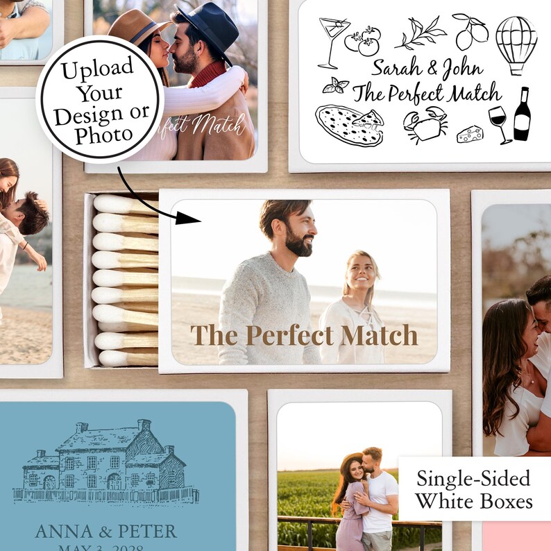 Op de afbeelding: Een set witte luciferdoosjes met een foto van een stel op de voorkant. De doosjes zijn versierd met de tekst "The Perfect Match".