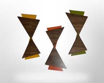 Set di 3 quadri da parete in legno a forma di clessidra in stile Mid-Century Modern.