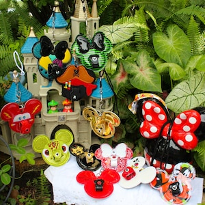Disney Ears  Holder..So Many Choices..........But the perfect place when there off your head...!