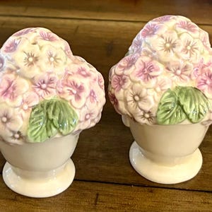 Vintage Fitz and Floyd Hydrangeas in a Pot Salt and Pepper Shakers